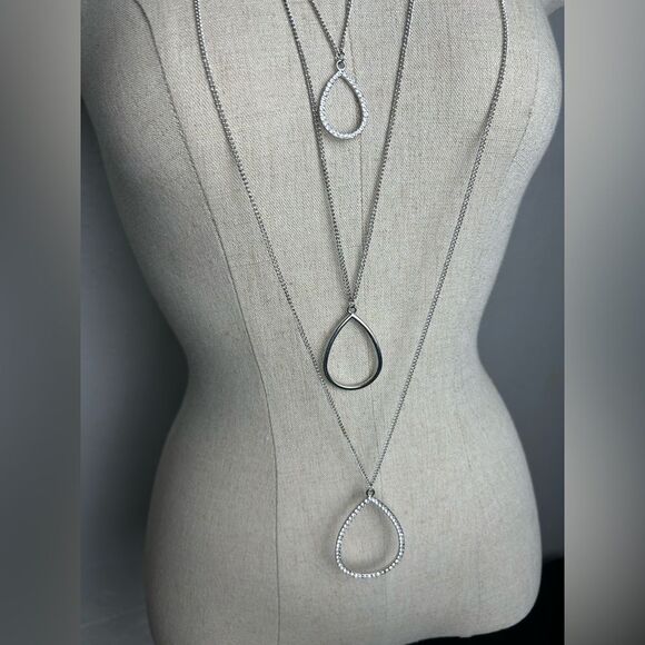 Paparazzi Silver Necklace and Earring Set - Picture 4 of 4